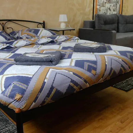 Хостел Uneed Rooms: Sky *