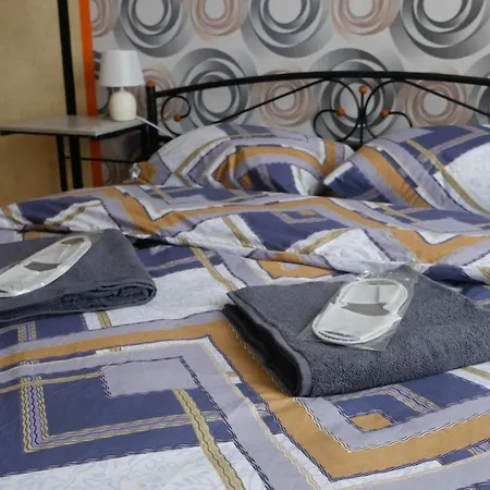 Uneed Rooms: Sky Хостел *