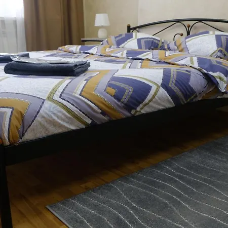 Uneed Rooms: Sky Хостел *